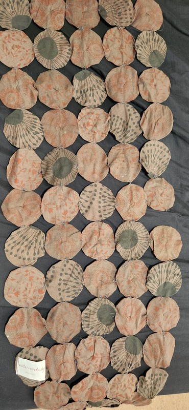 Vintage Yo-Yo Patchwork Fabric Table Runner Tan Brown Black Red 72x14 Inches gallery