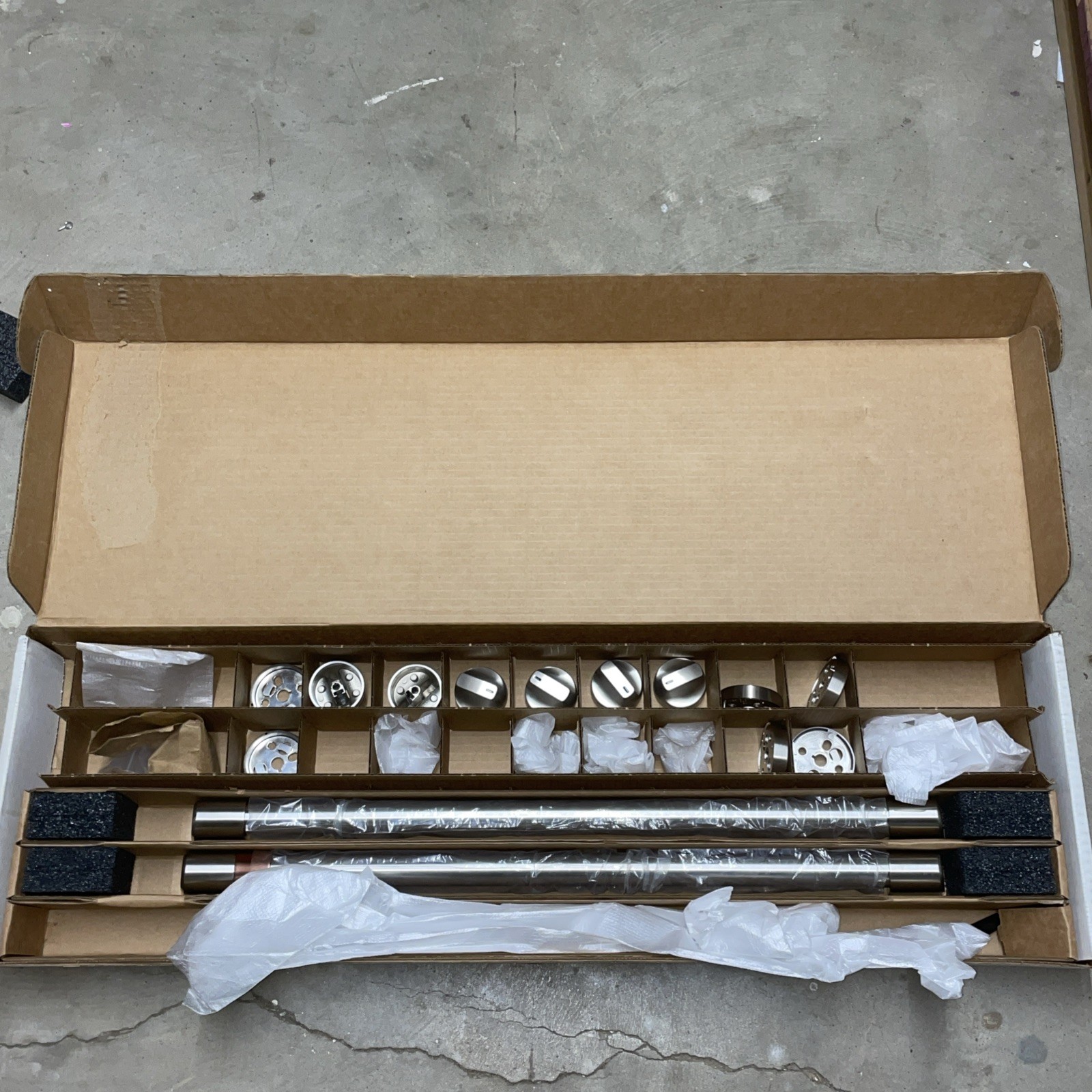 GE CAFE STAINLESS STEEL HANDLE & KNOB KIT CXFCGHKPMSS gallery