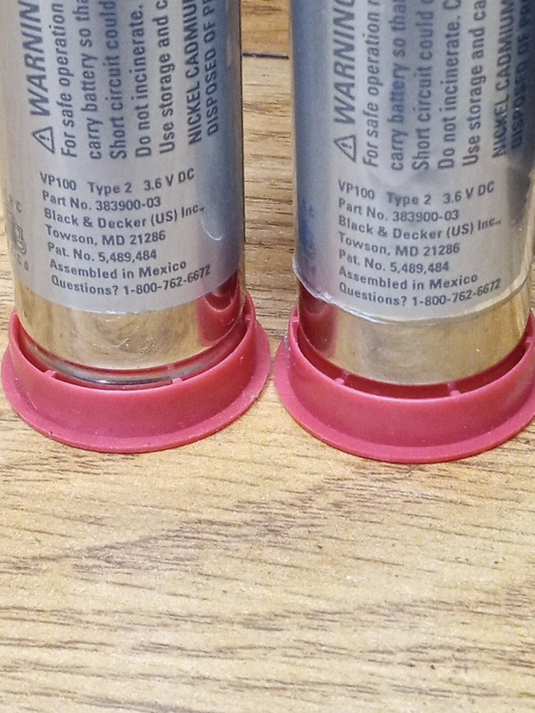 2 Black & Decker Authentic VersaPak VP100 type 2 Battery & B&D VP130 Charger LOT gallery