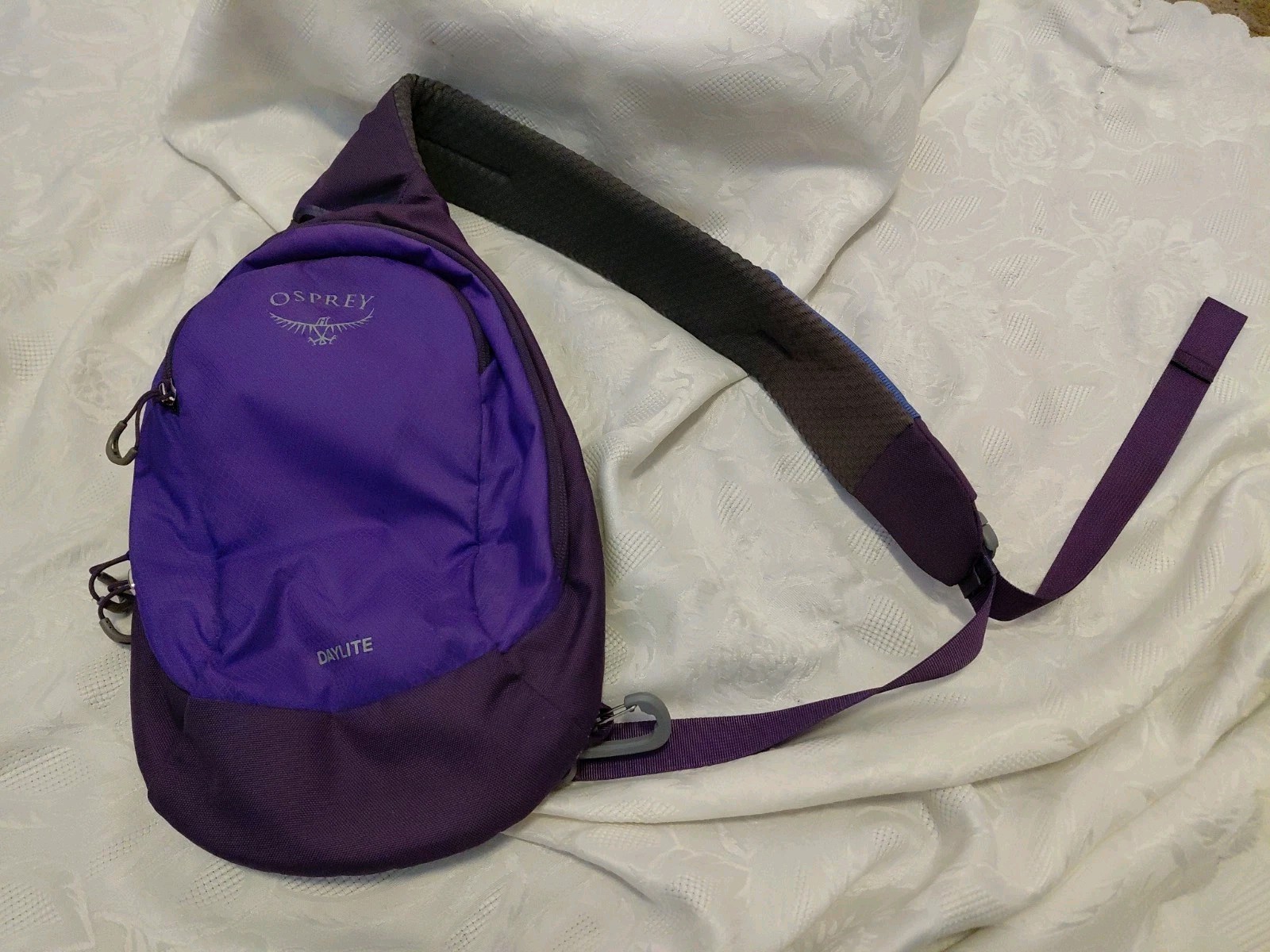Osprey Daylite Sling  Back Pack Dream Purple 