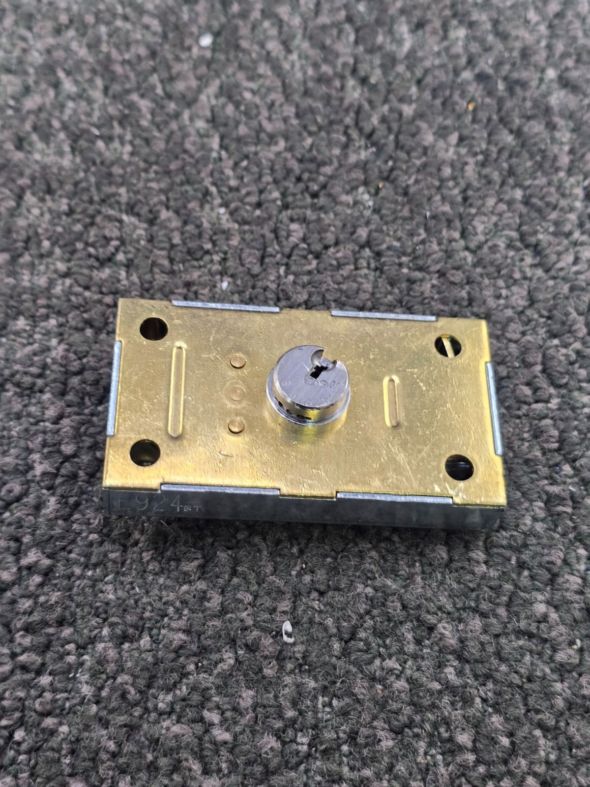 Heavy-Duty USPS 4C Style Conter-Clockwise 90° Brass Mailbox Lock Replacement gallery