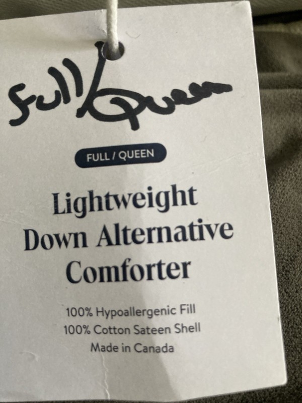 Brooklinen Queen /Full Down Alternative Comforter White 92”x96” 31oz Fill gallery