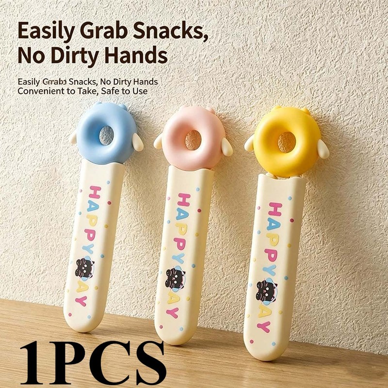 Cute Practical Odorless Easy-Clean Convenient Cartoon Anti-Dirty Hand Snack Clip gallery
