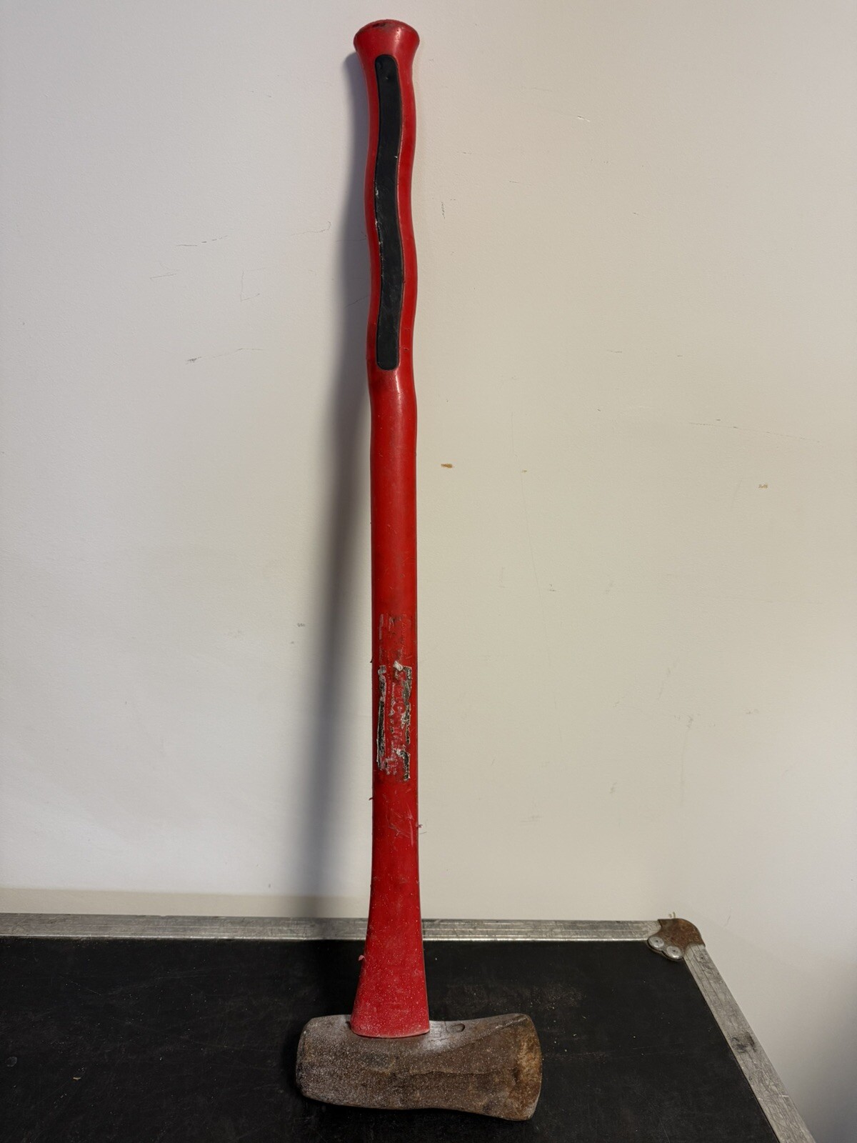 True Temper Total Control 10 LB Wood Splitting Axe Fiberglass Handle 3 FT gallery