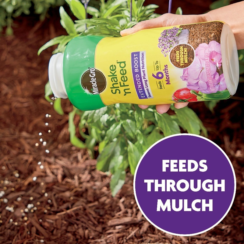 Shake 'n Feed Extended Boost, Plant Fertilizer, Feeds Up to 6 Months, 3 lbs. gallery