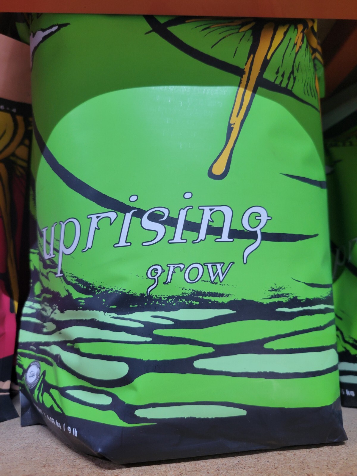 Aurora Innovations Roots Organics Uprising Grow 9 Lbs. Green Bag 6-1-2 NPK gallery