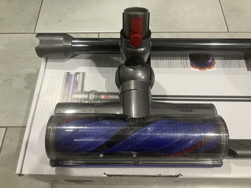Dyson V12 Detect Slim cordless vacuum set (USED ~20x) gallery