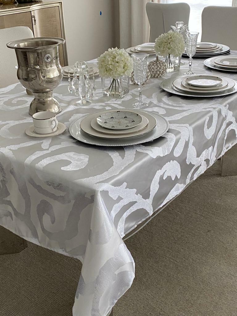 Festive Tablecloth Seemless Machine Washable and Dryable Home & Party Brand New gallery
