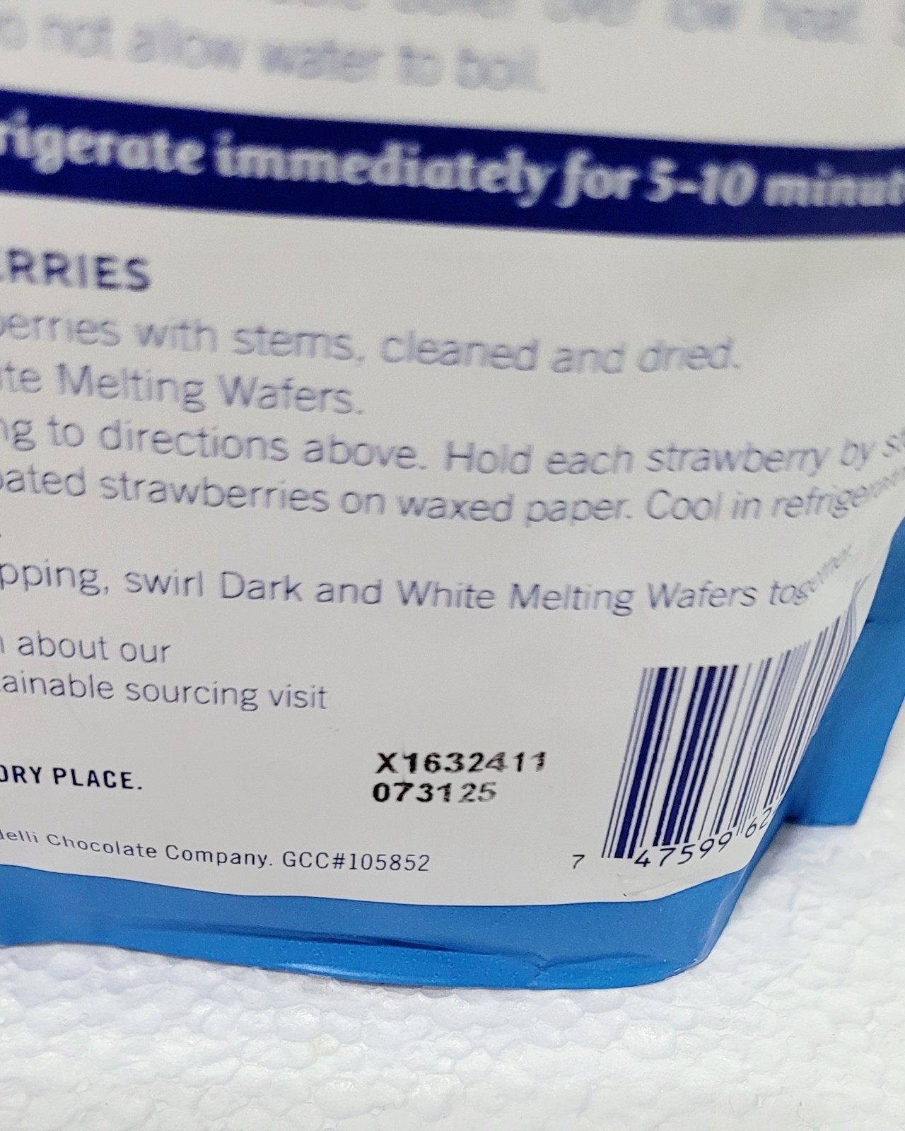 2 GHIRARDELLI WHITE BAKING Vanilla Melting Wafers 10 oz Bags gallery