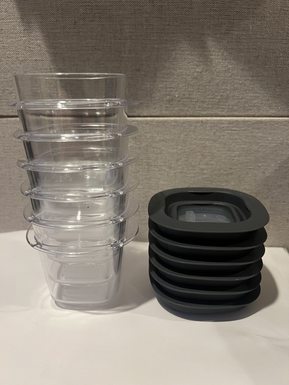 Rubbermaid Easy Find Lids Assorted Food Storage Container 6 pc. High Quality gallery