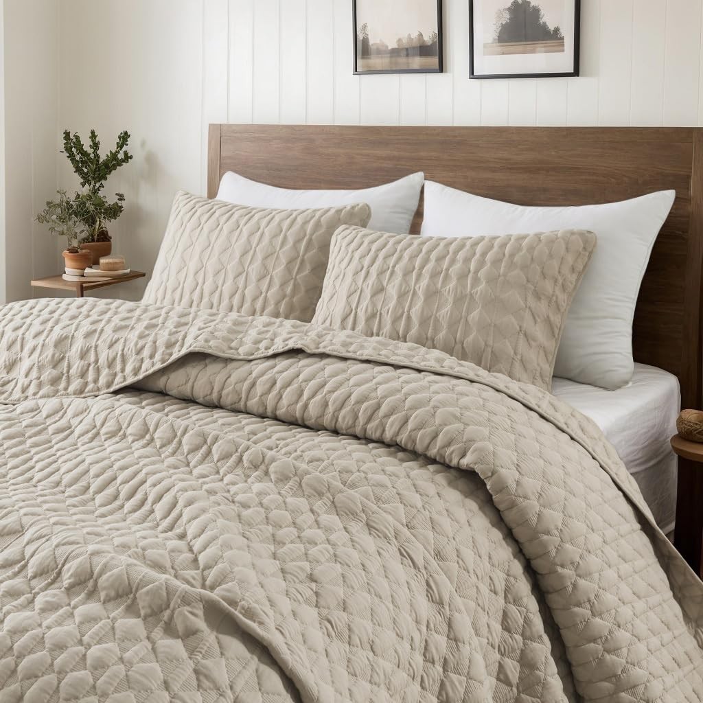 Beige Quilt Queen Size Bedding Sets with Pillow Shams, Lightweight Soft Bedsp... gallery