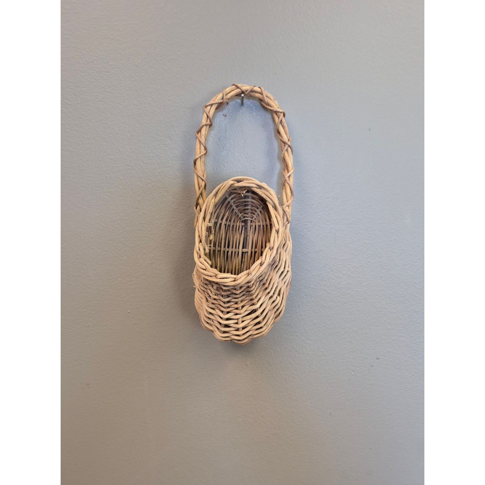 Vintage Handwoven Wicker Wall Pocket Basket 10 Boho Farmhouse Wall Planter Decor gallery