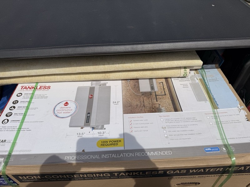Rheem Performance Plus 9.5 GPM Indoor LP Tankless Water Heater 199,900 BTU gallery