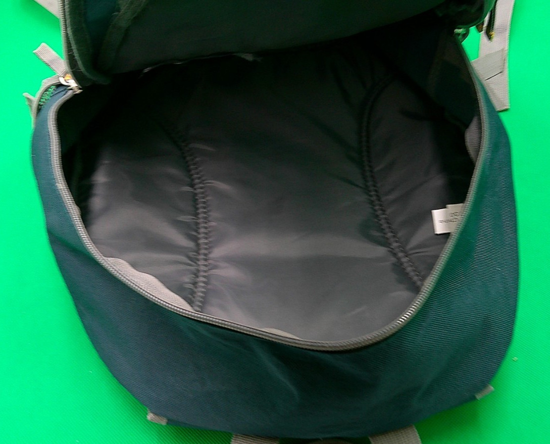 Embark Green Black Hiking Backpack Polyester Padded Mesh Side Pockets 17x13 5