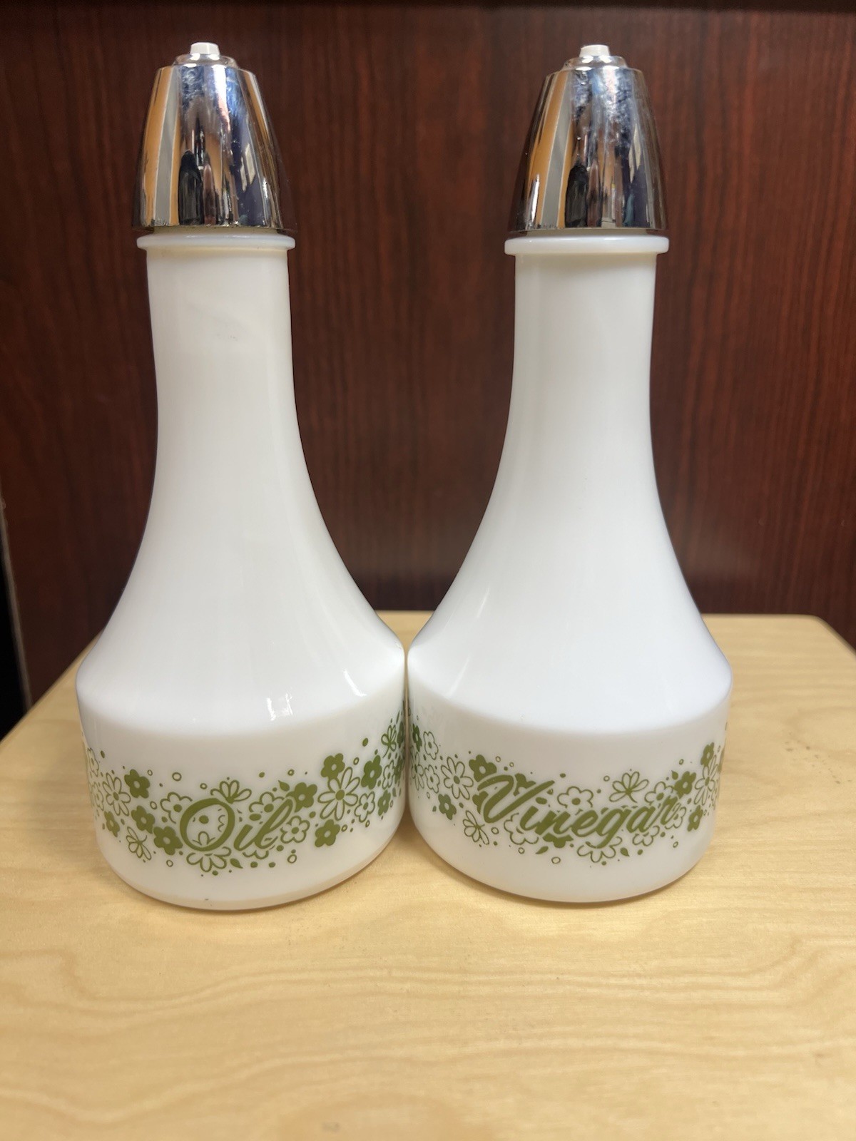 Pyrex Gemco Spring Blossom /Crazy Daisy Oil and Vinegar Cruet Set gallery