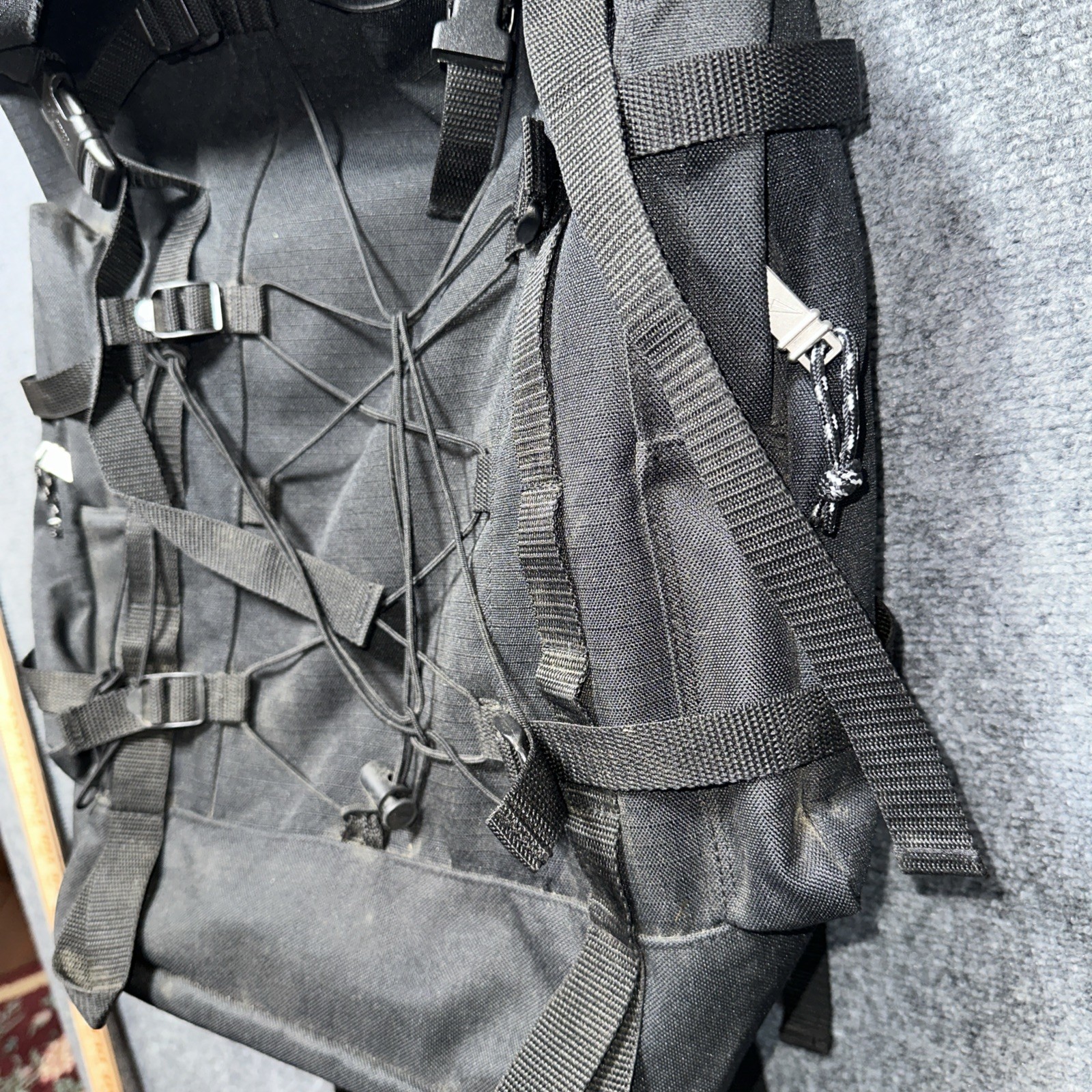 COMPASS black Hiking Backpack made in Korea 4