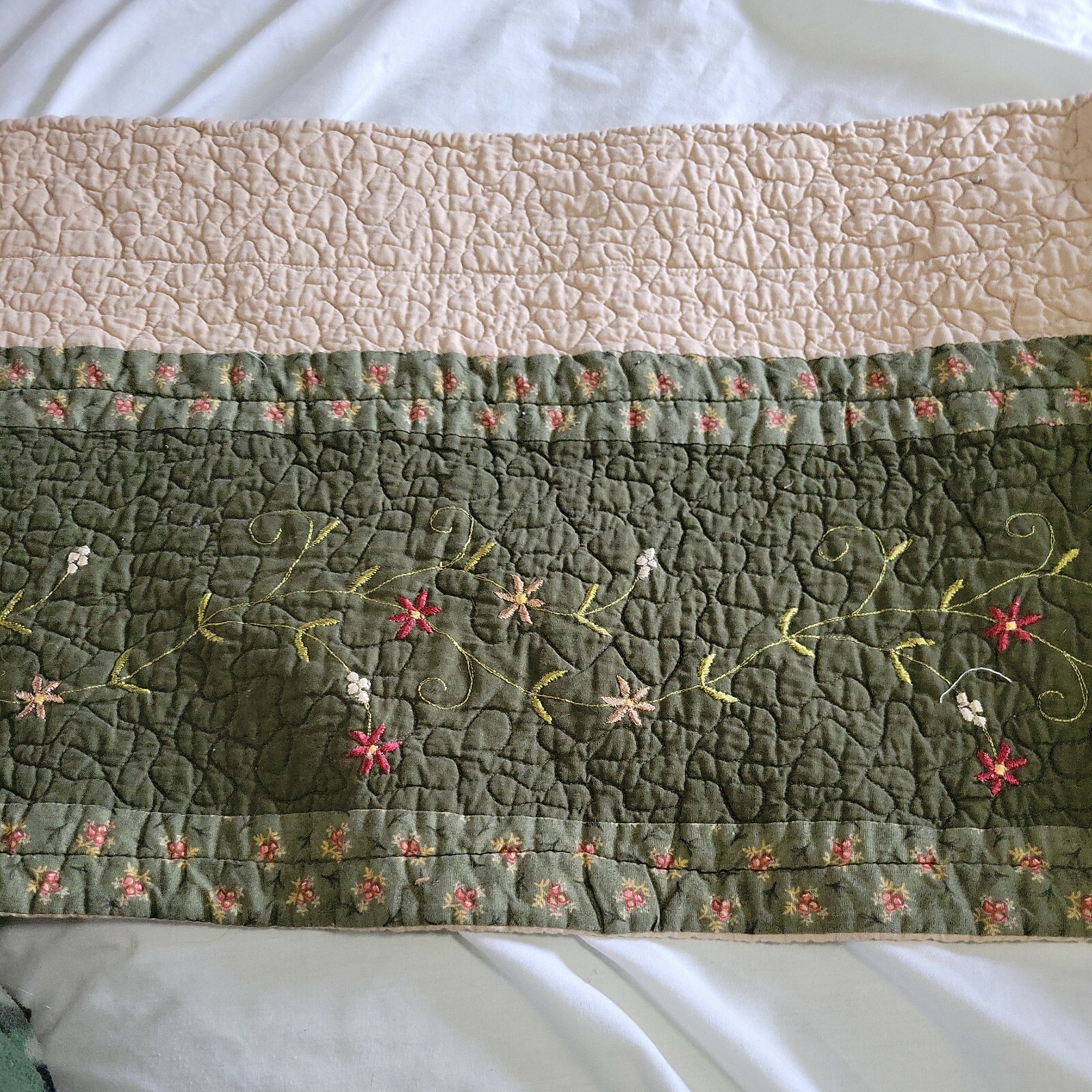 Vintage Quilted Embroidered Vines Valance Rod Pocket 16x54 in Tan Green Red gallery