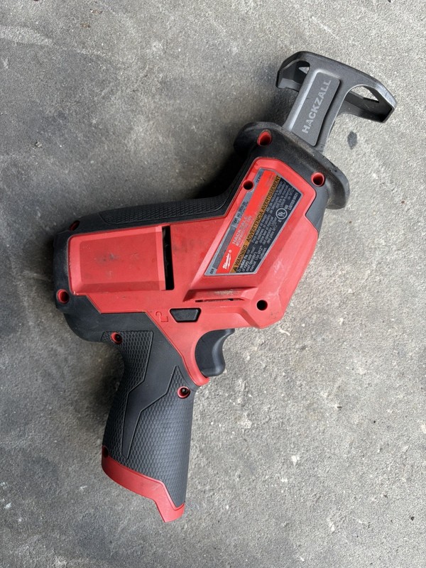 Milwaukee 2520-20 Hackzall Reciprocating Saw & 2522-22 3” Cut Off Tool W/ Blades gallery