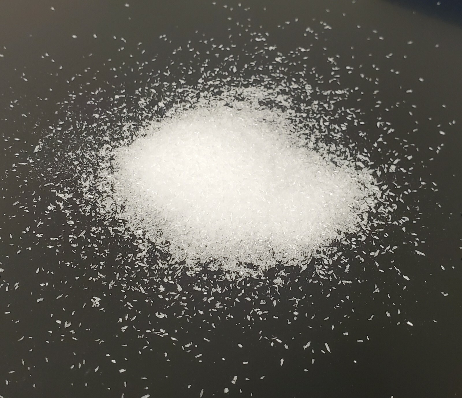 Urea 46% Nitrogen Fertilizer Gold Refining 100% Soluble 4 LB fine grain gallery