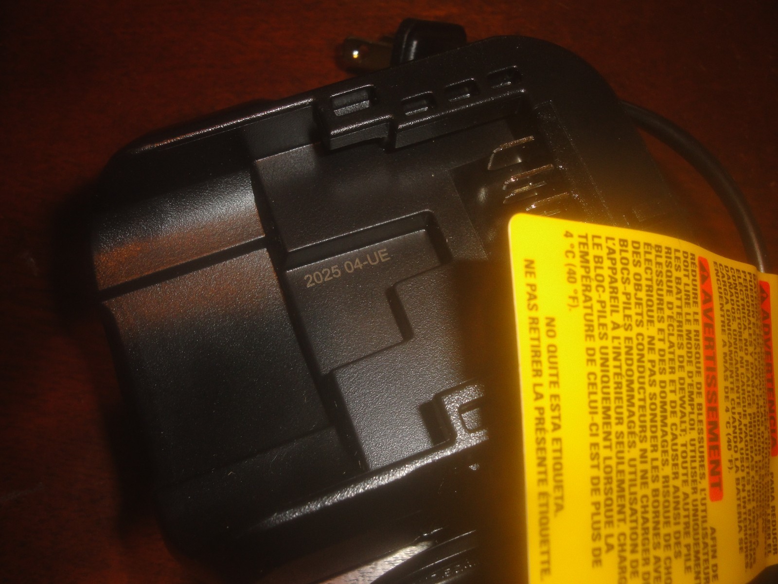 New Dewalt DCB1102 12V & 20V Max Li-ion Compact Battery Charger. OEM 2025 gallery