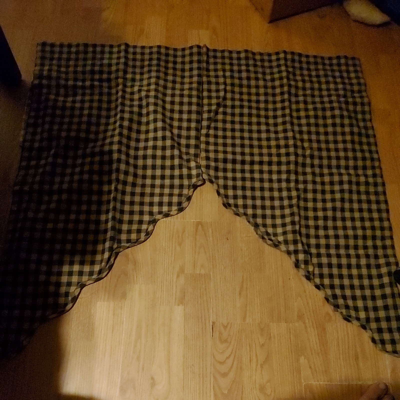 Nancy’s Nook Primitive Country BLACK & TAN CHECK SWAGS 38" WIDE By 36" longest gallery