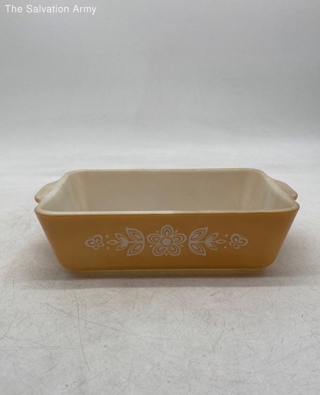 Vintage Pyrex Yellow 1.5 Quart Rectangle Shape Baking Casserole Dish gallery