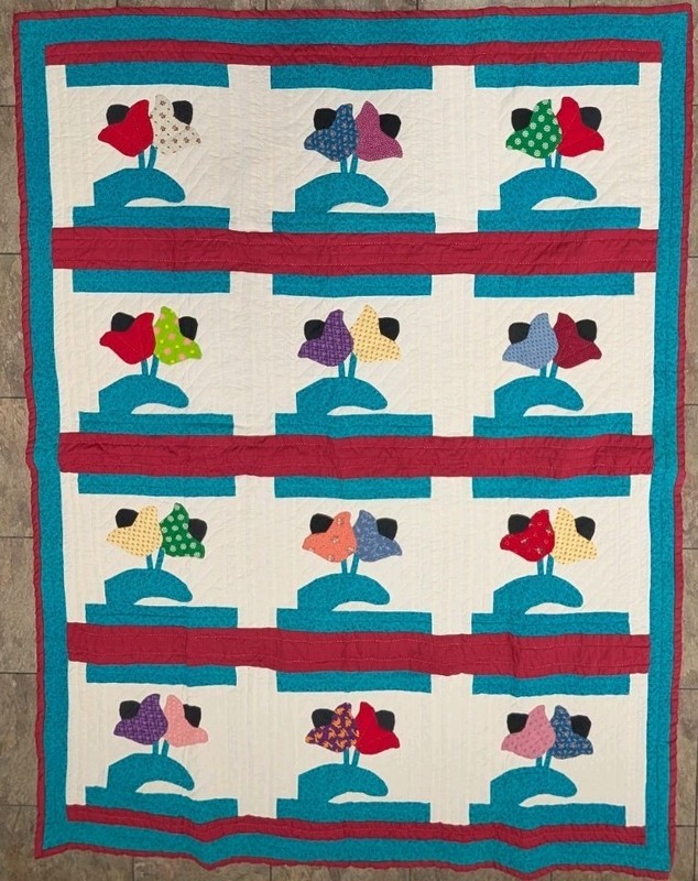 Quilt Handmade Beautiful Pattern Made in Early 90's, 71" + X by 54" Very Clean! gallery