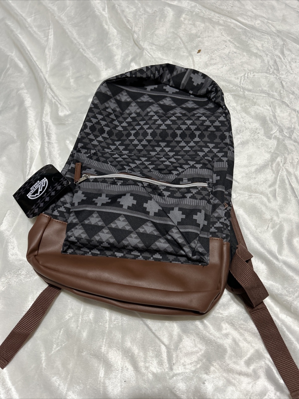 NWT Mountain Edge Back Pack  3