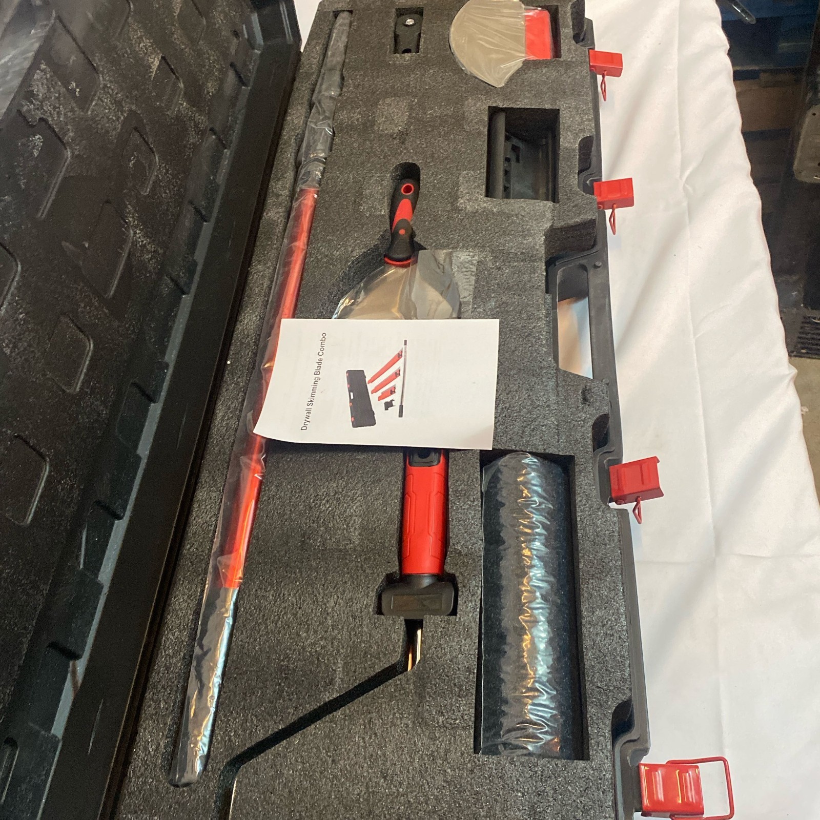 Plonic Drywall Skimming Blade Set Red/Black 10-14-24-32-40 + Case gallery