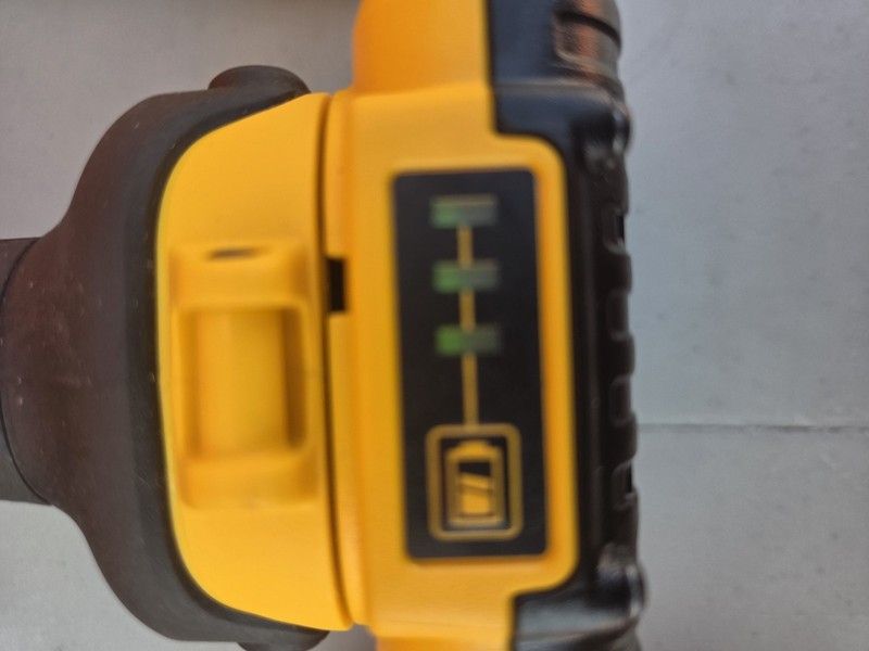 DeWALT DCK277 20V MAX Brushless Drill & Impact Driver Combo Kit gallery