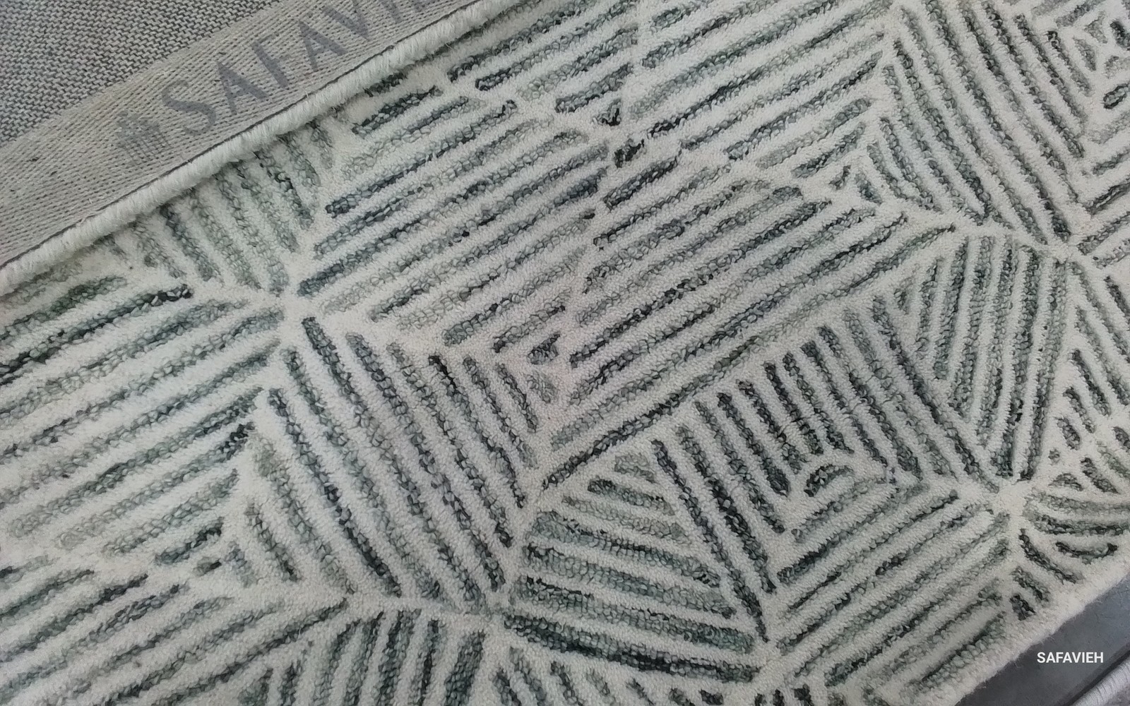 GREEN / IVORY 4'-0" x 6'-0" Back Stain Rug, Reduced Price 1172800579 ABT763Y-4 gallery