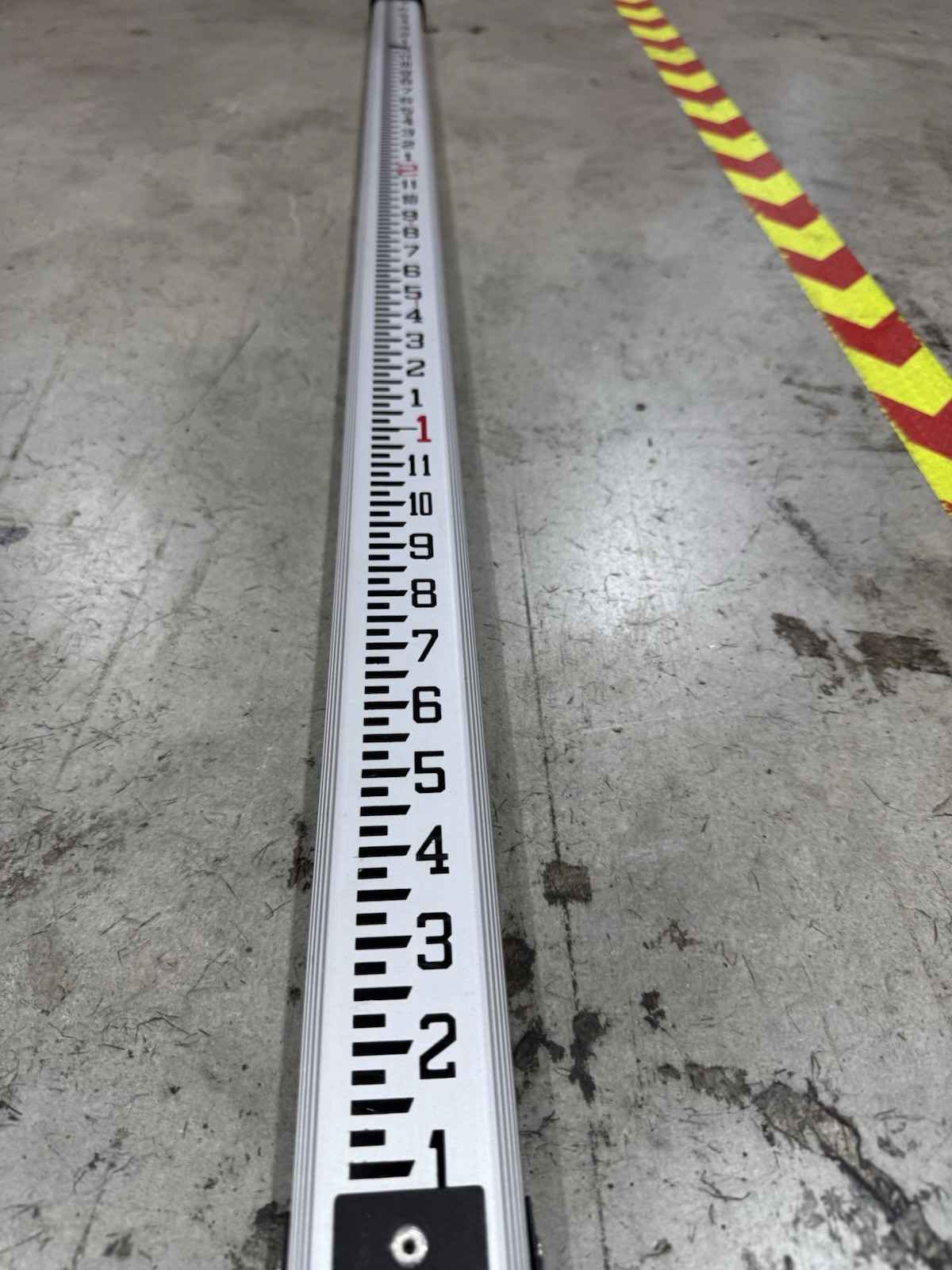 Milwaukee 5M/16' Grade Rod (48-35-3701C) gallery