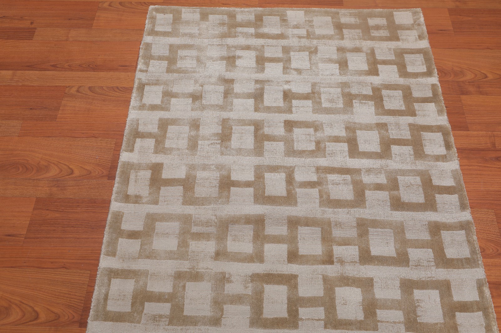 3’ x 5' Handmade Bamboo silk loop & cut pile Traditional Oriental Area rug Beige gallery