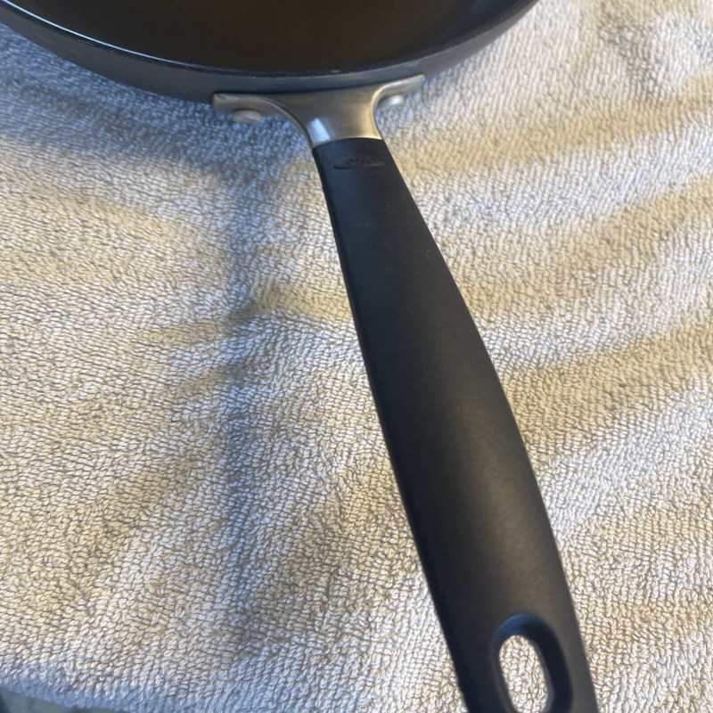 Oxo 10”/26cm Pan 4208 gallery