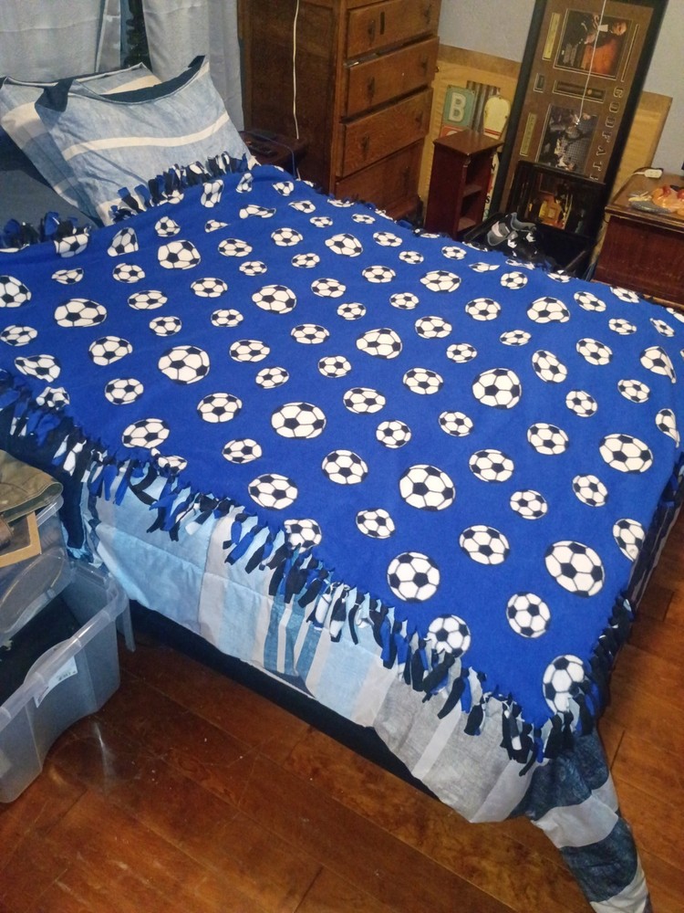 ⚽ Fleece Soccer Ball Throw Blankets ⚽ Sports Fringe Blue & Black❗⚽ 60" x 50"⚽