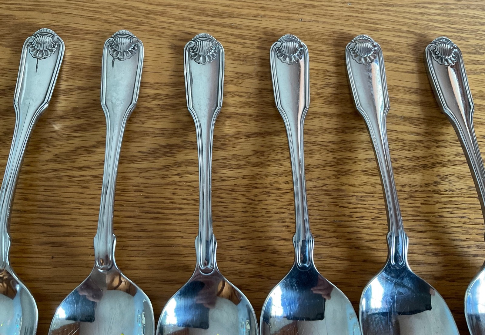 Oneida Heirloom Classic Shell 6 Stainless Oval Soup Spoons 6 3/4" Cube Mark gallery