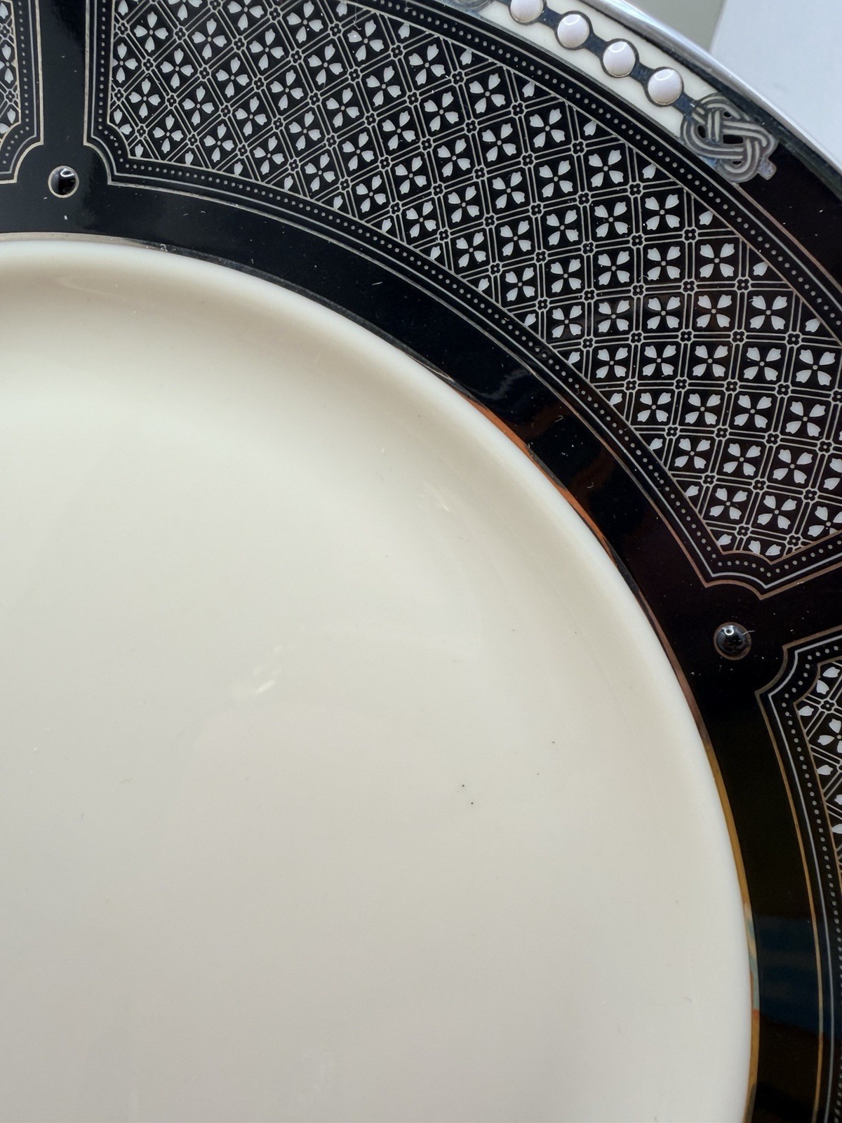 LENOX HANCOCK PLATINUM 9 1/4'' ACCENT LUNCHEON PLATE PRESIDENTIAL COLLECTION gallery