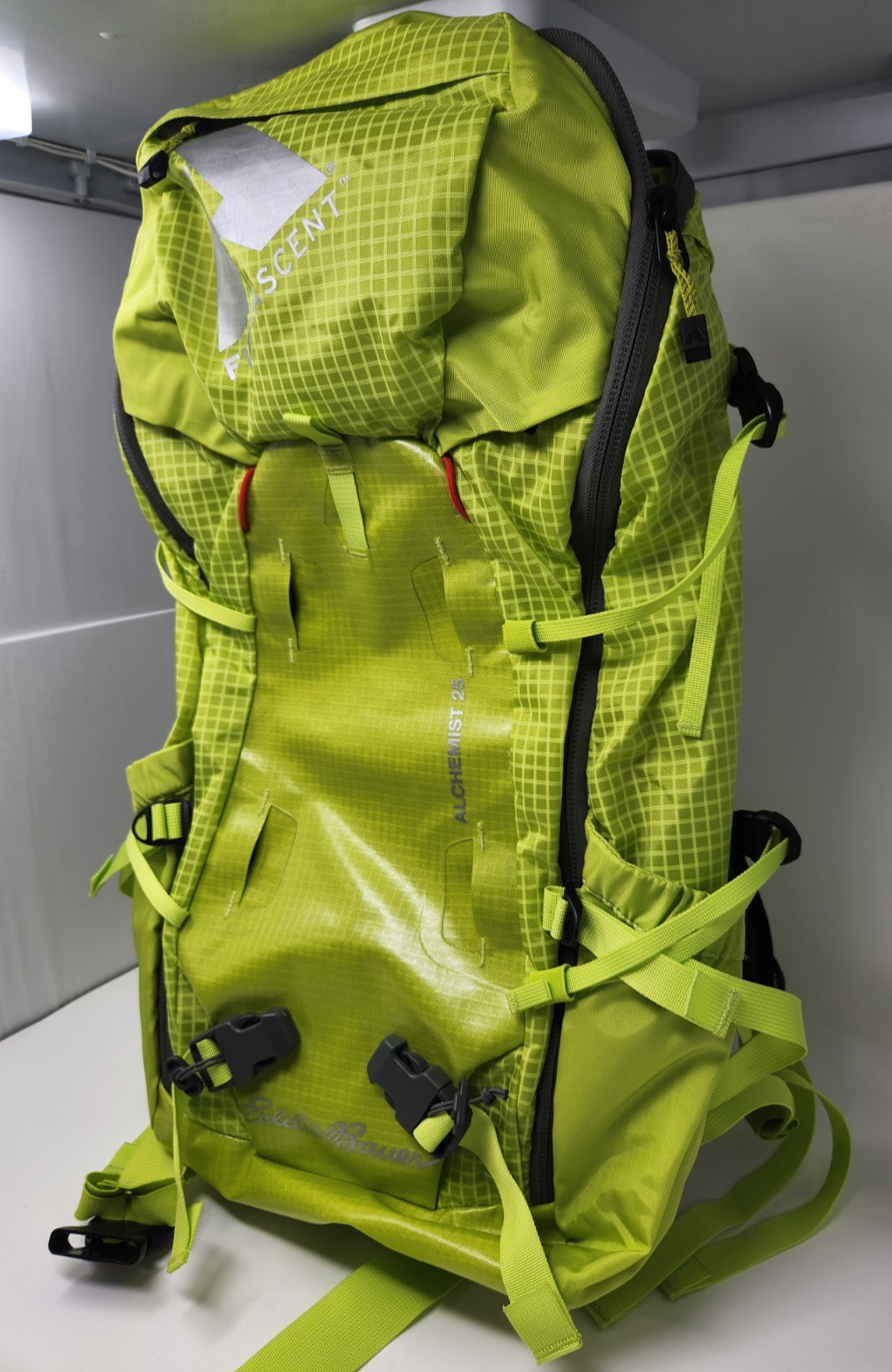Eddie Bauer - First Ascent Alchemist 25 - 35L Backpack Limeade 2