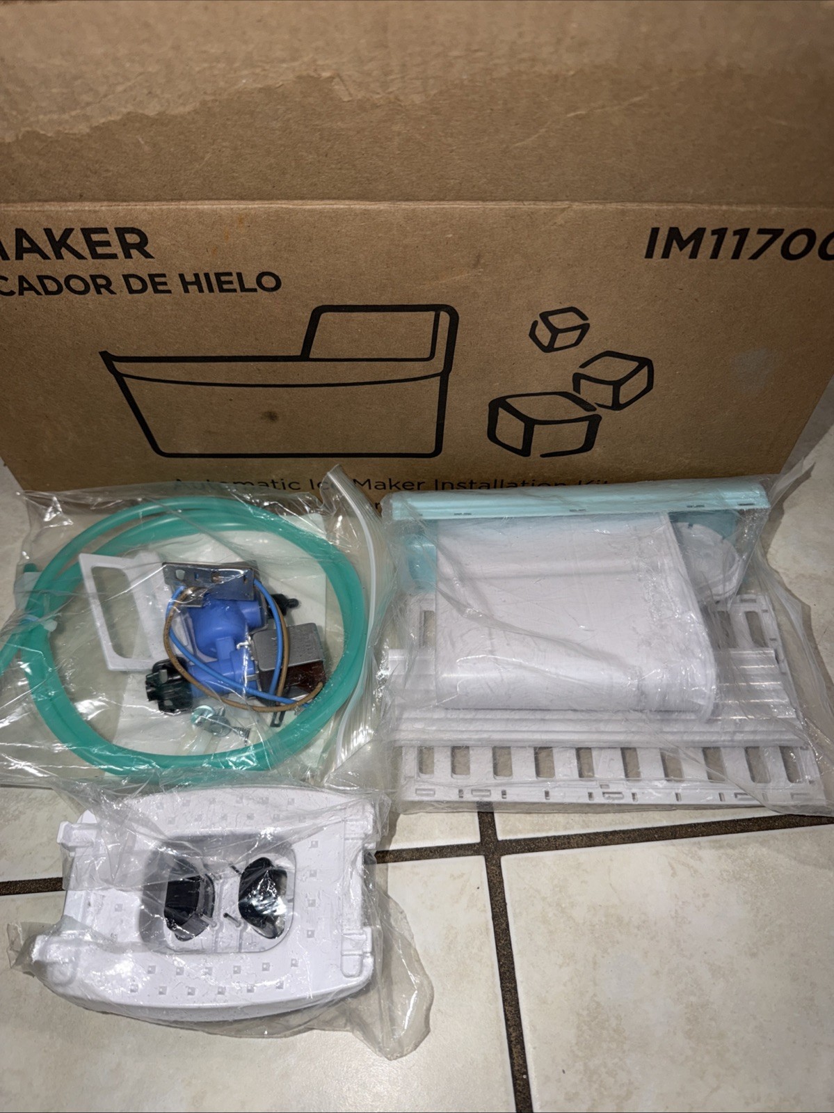 Frigidaire IM117000 Automatic Ice Maker Installation Kit White New Open Box gallery