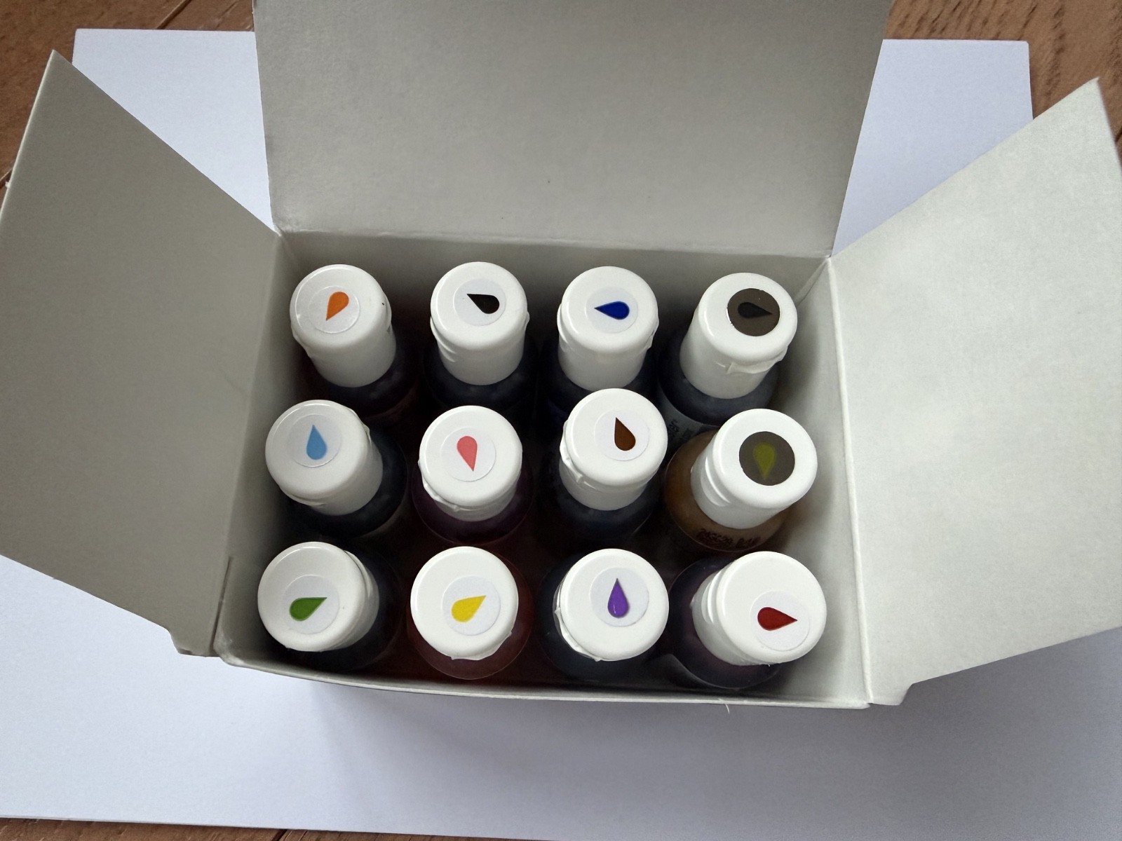 US Cake Supply Chefmaster Delux 12 Color food coloring kit gallery