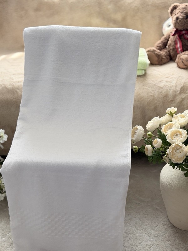 Soft Cotton Bath Towel 35 x 71 Solid Green White Blue Beige Textured Border gallery