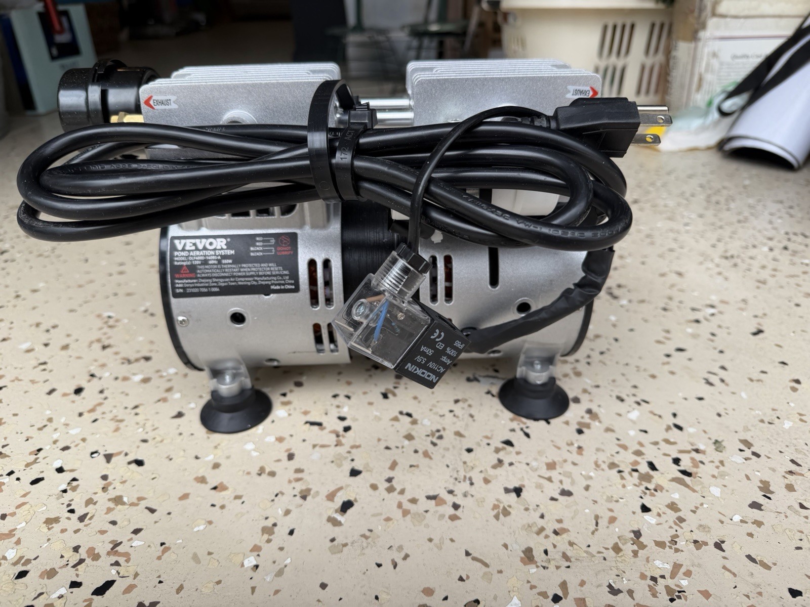 VEVOR Pond Aeration System Air Compressor OLF400D-140BS-A 120V 550W Silver gallery