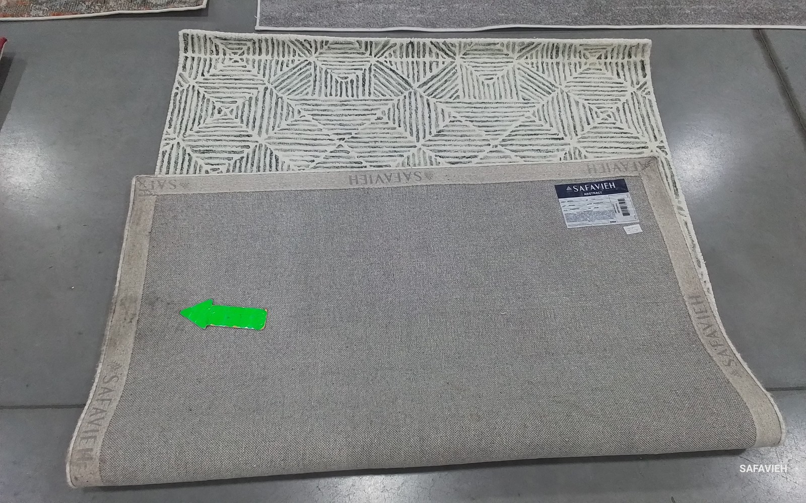 GREEN / IVORY 4'-0" x 6'-0" Back Stain Rug, Reduced Price 1172800579 ABT763Y-4 gallery