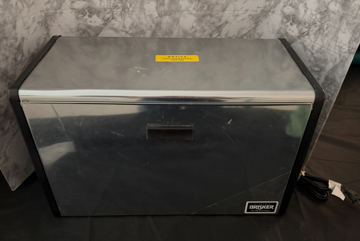 Electric Brisker Dry Food Crisper Model 678A 120 AC Voltage, 20 Watts SEE PHOTOS gallery