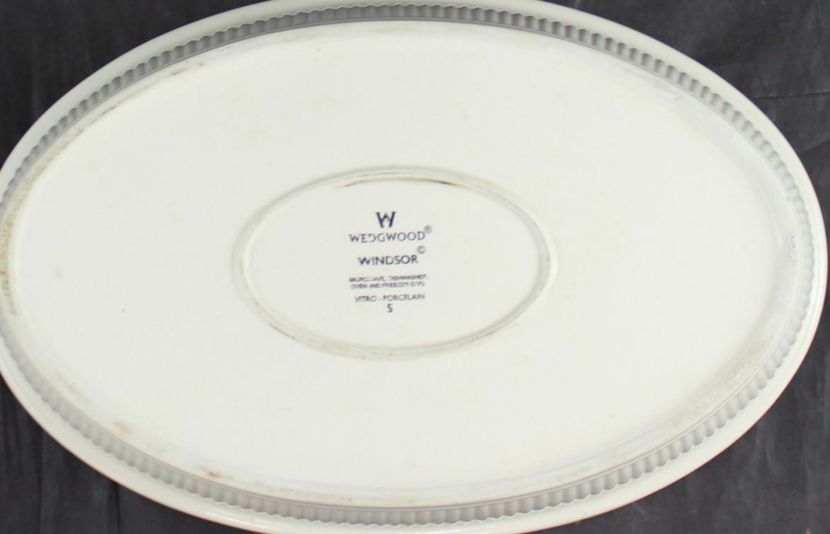 Wedgwood Windsor Ribs and Dots Oval Baker 502461 gallery