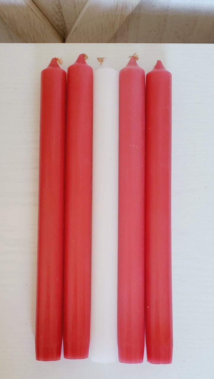 Crate & Barrel Taper Candles 10", 4 Red 1 White NEW Box of 5 Burn Time 12 Hrs. gallery