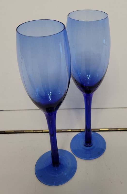 2 EGGSHELL COBALT BLUE CHAMPAGNE FLUTES 9 INCHES HOLDS 8 OZS gallery