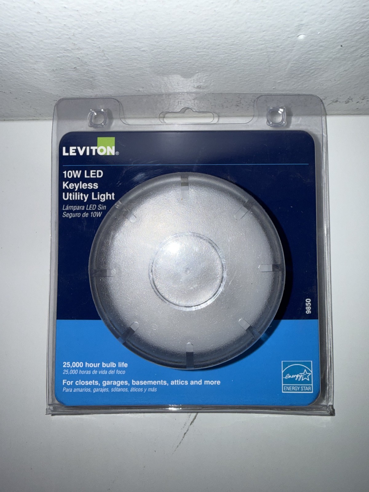 Leviton 10-Watt LED Ceiling Keyless Lamp Holder White 9850 gallery