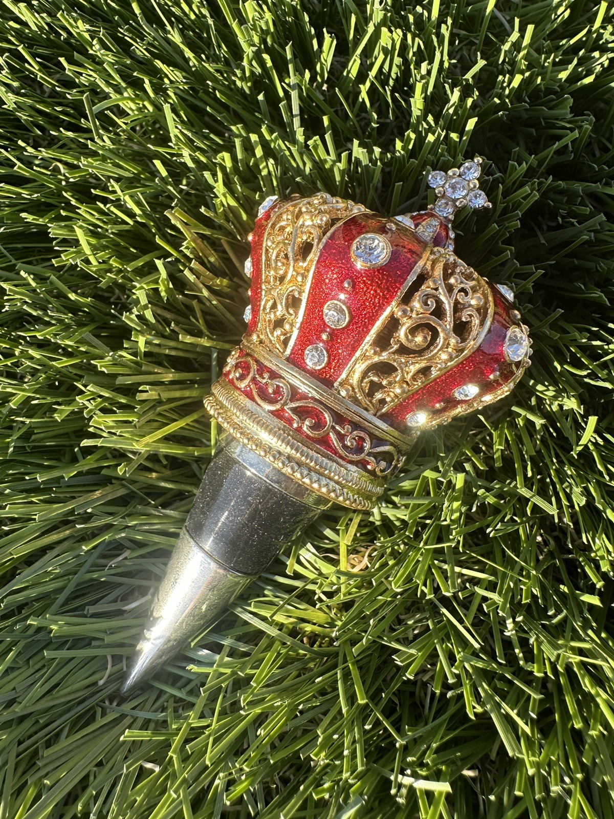 ⭐️Olivia Riegel Kings Crown Bottle Stopper⭐️ gallery