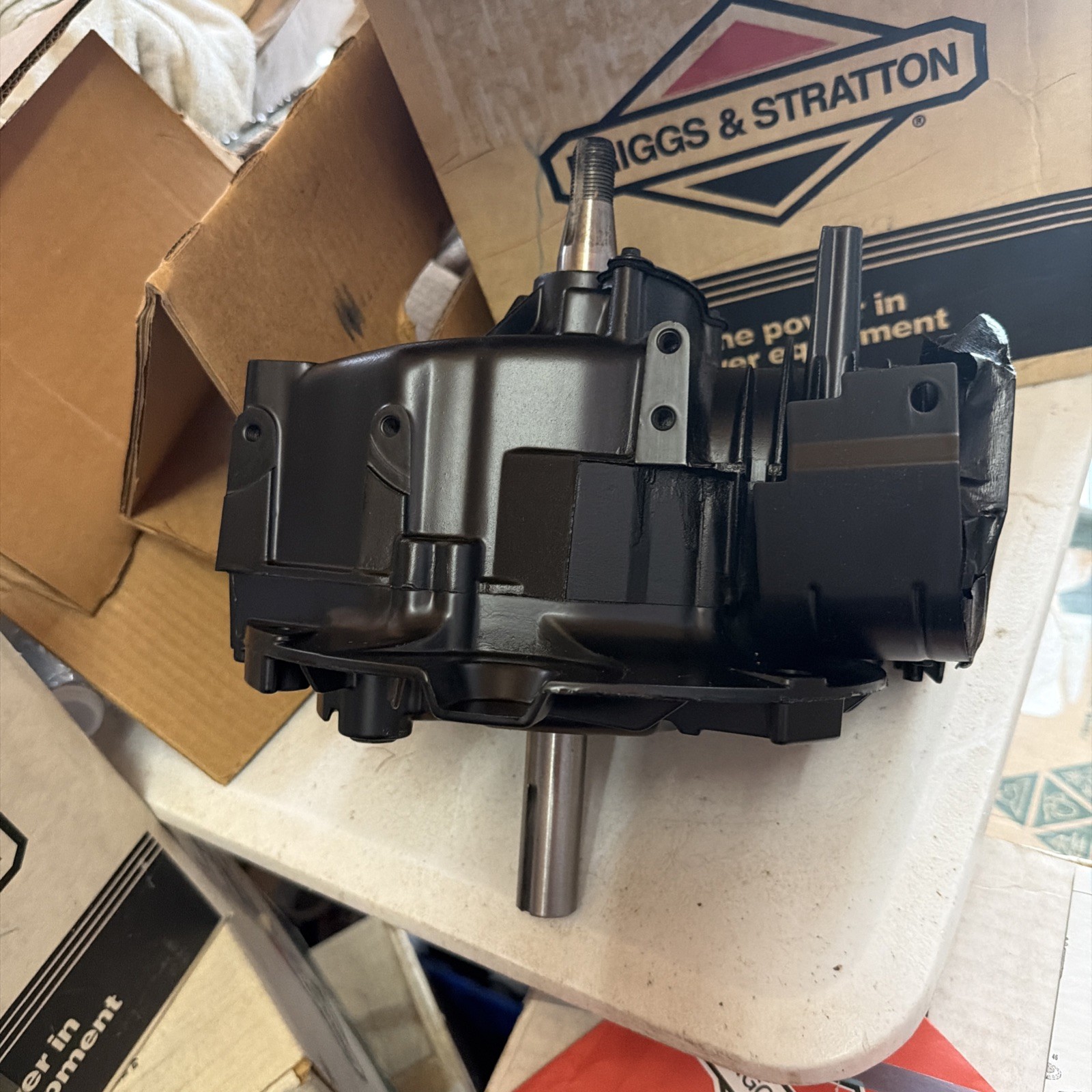 Briggs Stratton Lawnmower Gas Engine Short block #VE-0 New Motor In The Box gallery